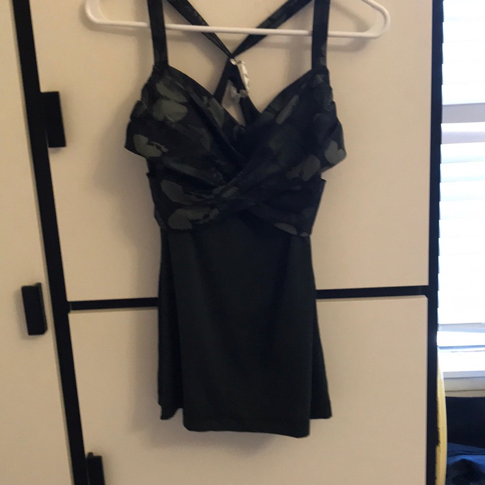 Lululemon workout cross front tank